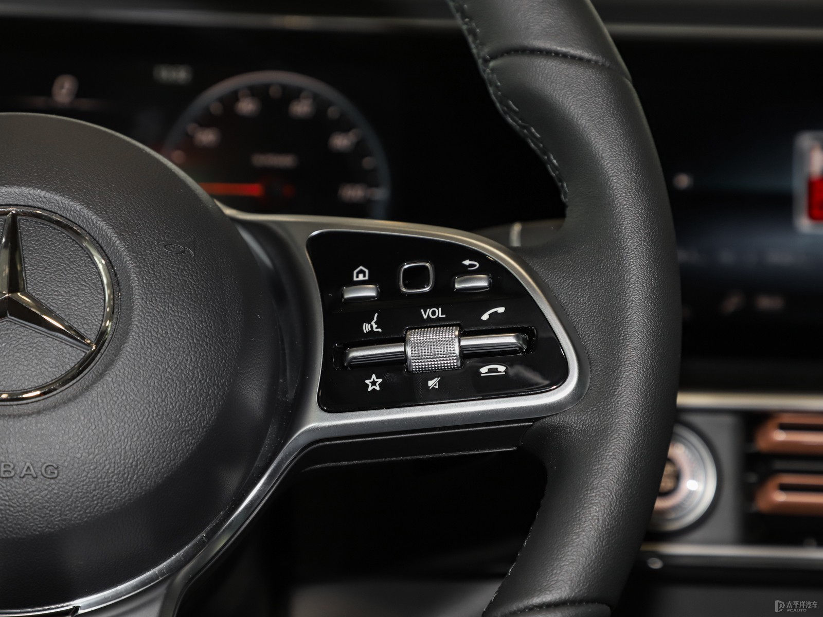 奔馳EQC 2021款 EQC 350 4MATIC內飾 科技與豪華的完美融合，打造移動智能家居體驗